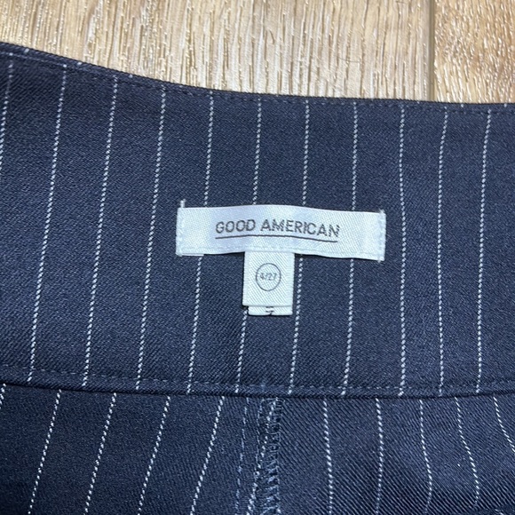 Good American Navy Pinstripe Exec Pant Size 4/27 - Picture 9 of 10